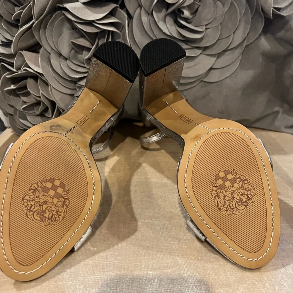 Shoes - Picture 3 of 7